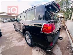 تۆیۆتا لاند کروزەر